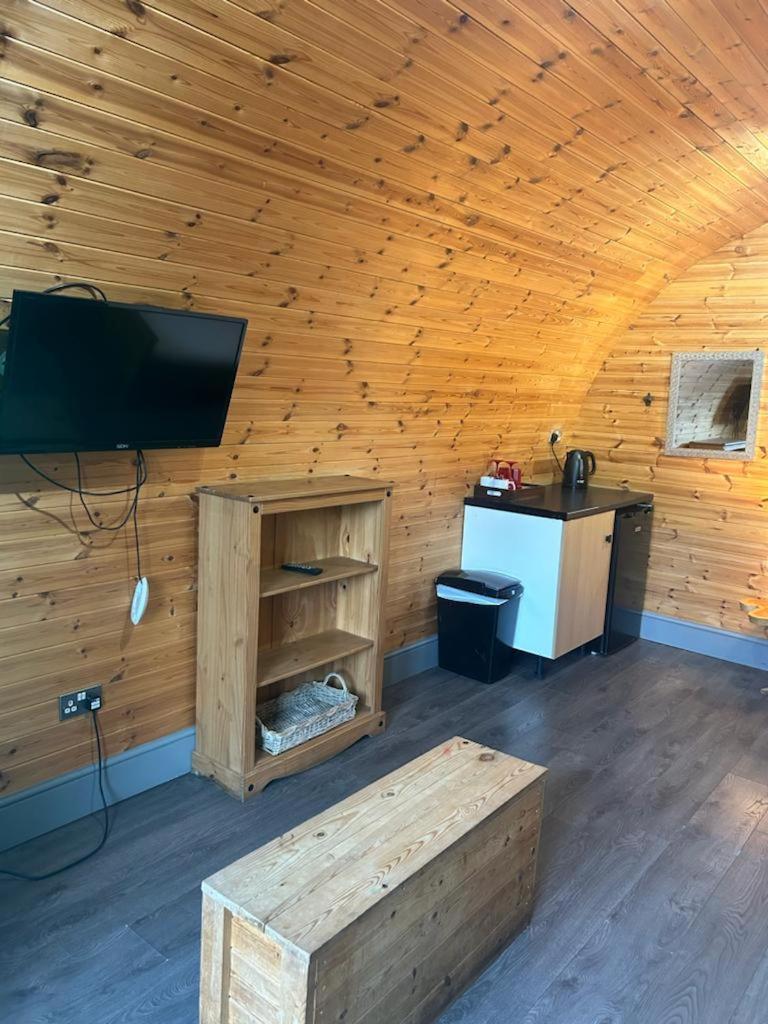 Original Glamping Pod With Hot Tub Hotel Frodsham Exterior foto