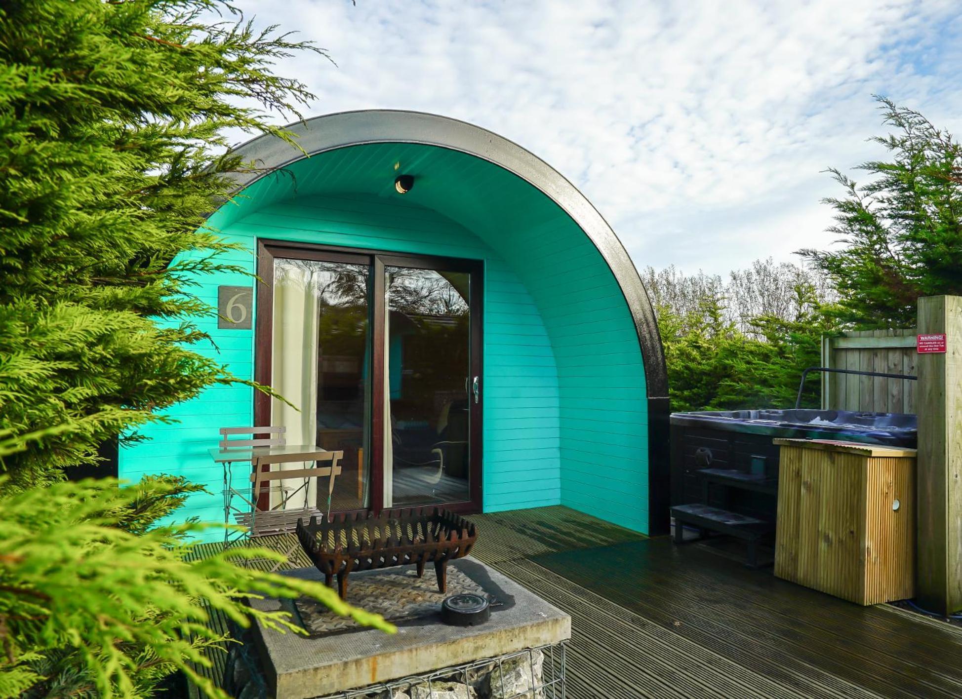 Original Glamping Pod With Hot Tub Hotel Frodsham Exterior foto